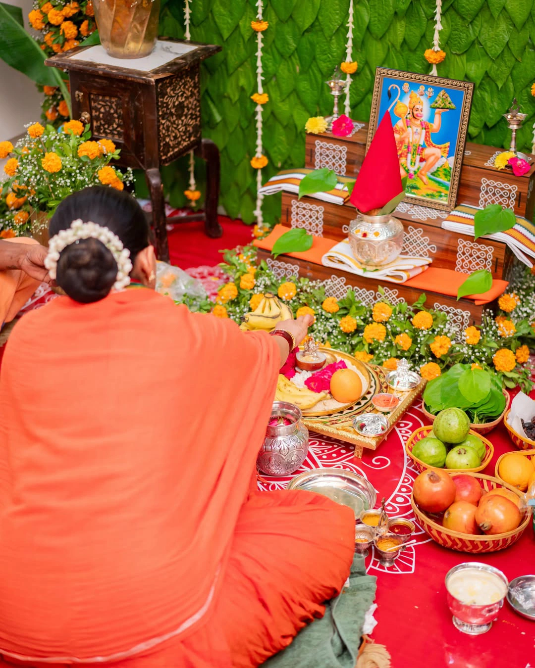 Sravanthi Chokarapu Wears Hanuman Mala