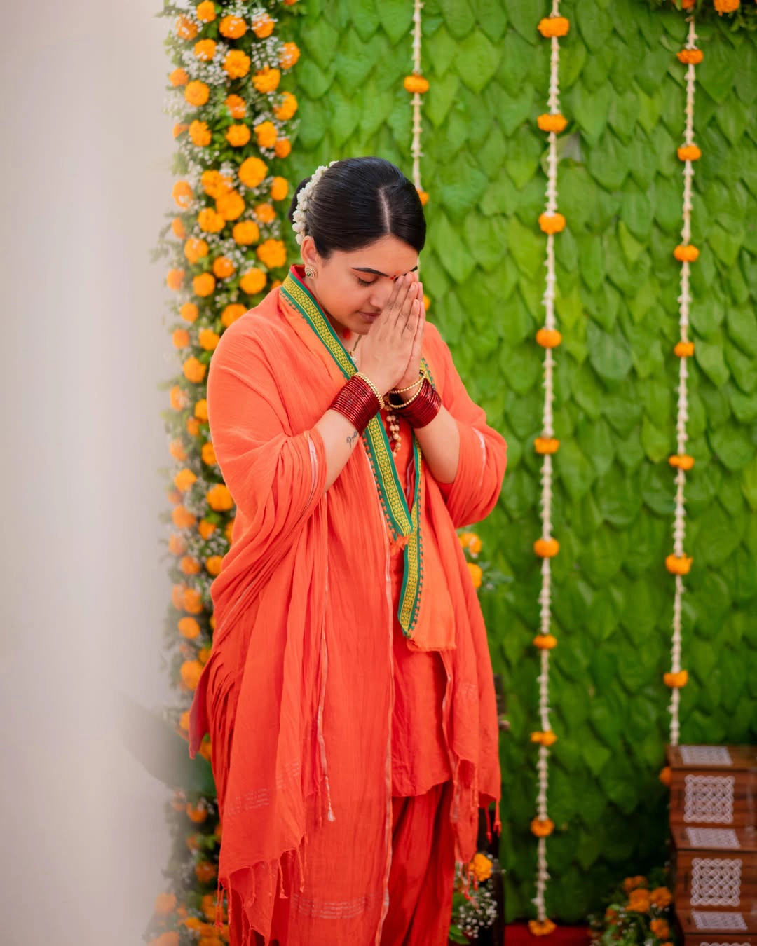 Sravanthi Chokarapu Wears Hanuman Mala