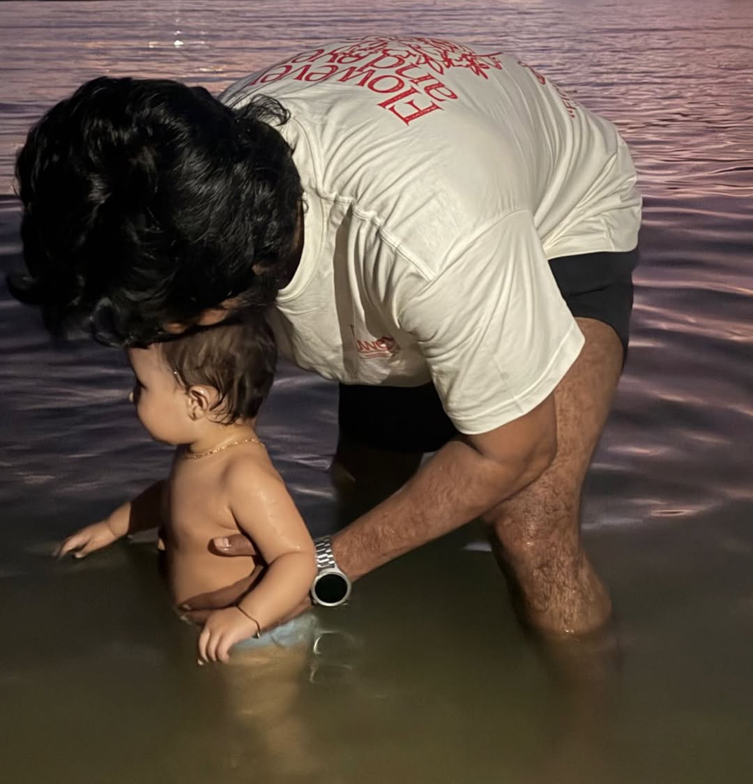 vishnu vishal and gutta jwala singapore vacation with daughter