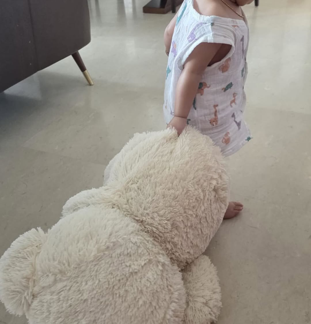 vishnu vishal and gutta jwala singapore vacation with daughter