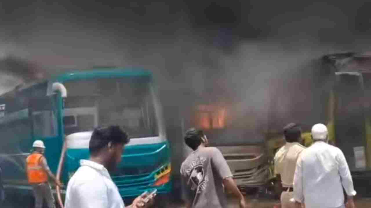 Vijayawada: విజయవాడ ఆటోనగర్‌లో భారీ అగ్నిప్రమాదం.. వెల్డింగ్ చేస్తుండగా పేలుడు.. 7 బస్సులు దగ్ధం