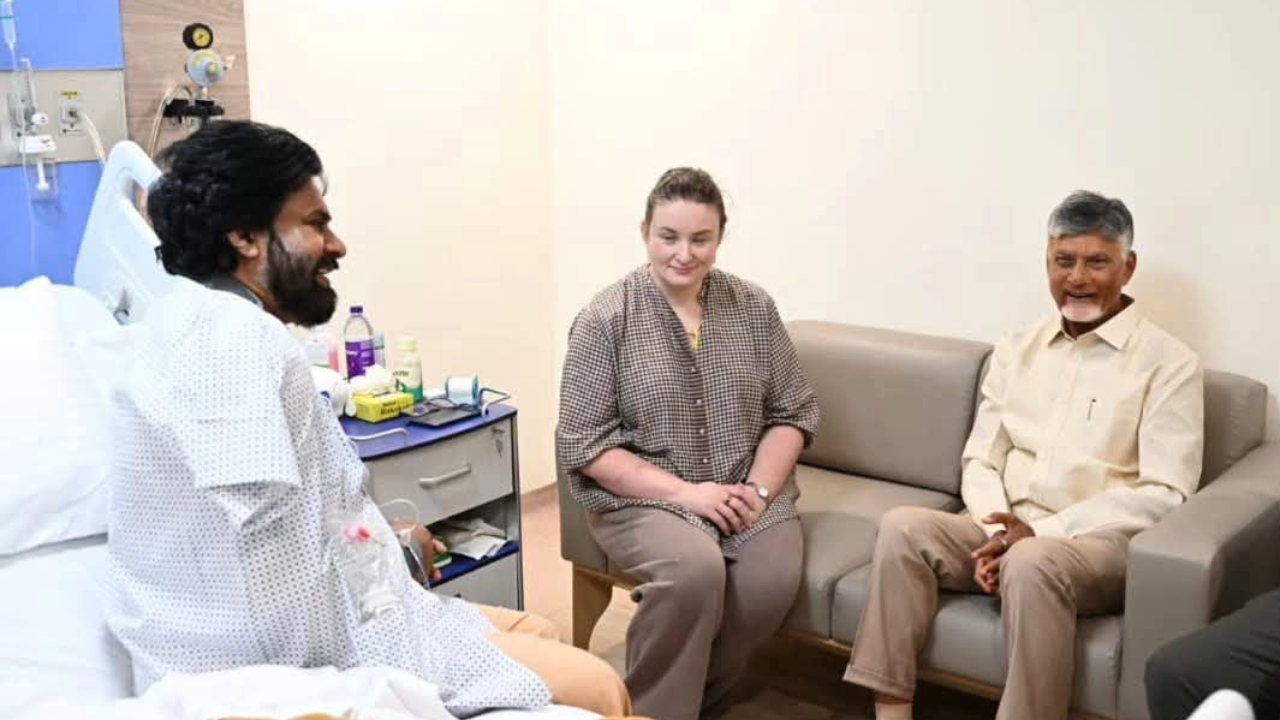 Pawan Kalyan : ముంబైలోని ఆస్ప‌త్రిలో ప‌వ‌న్‌ను ప‌రామ‌ర్శించిన సీఎం చంద్రబాబు.. ఫోటోలు..