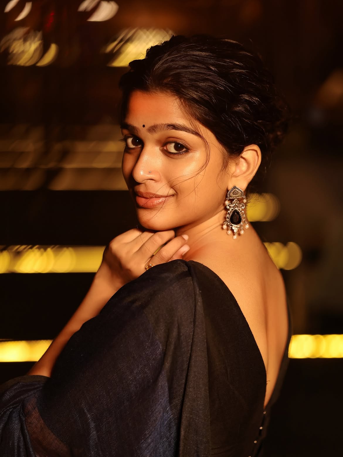 Ananthika Sanilkumar Stunning Looks in Saree