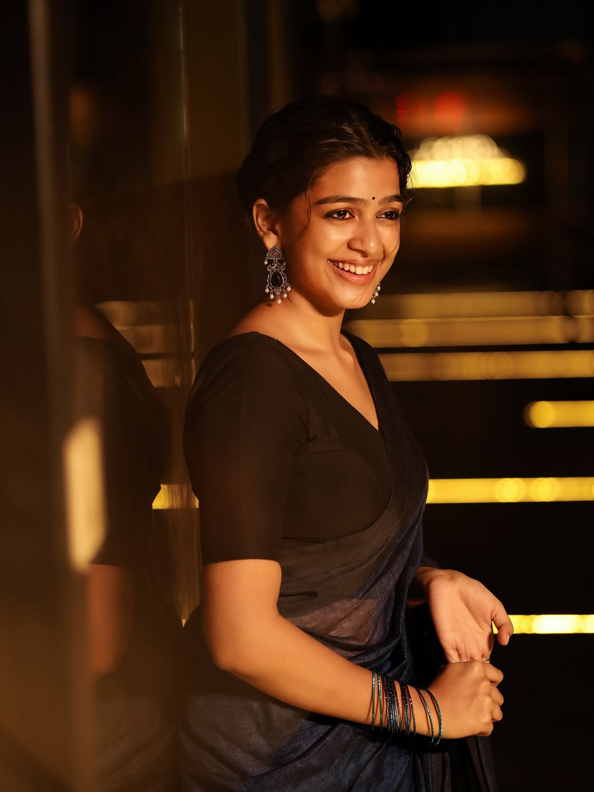 Ananthika Sanilkumar Stunning Looks in Saree