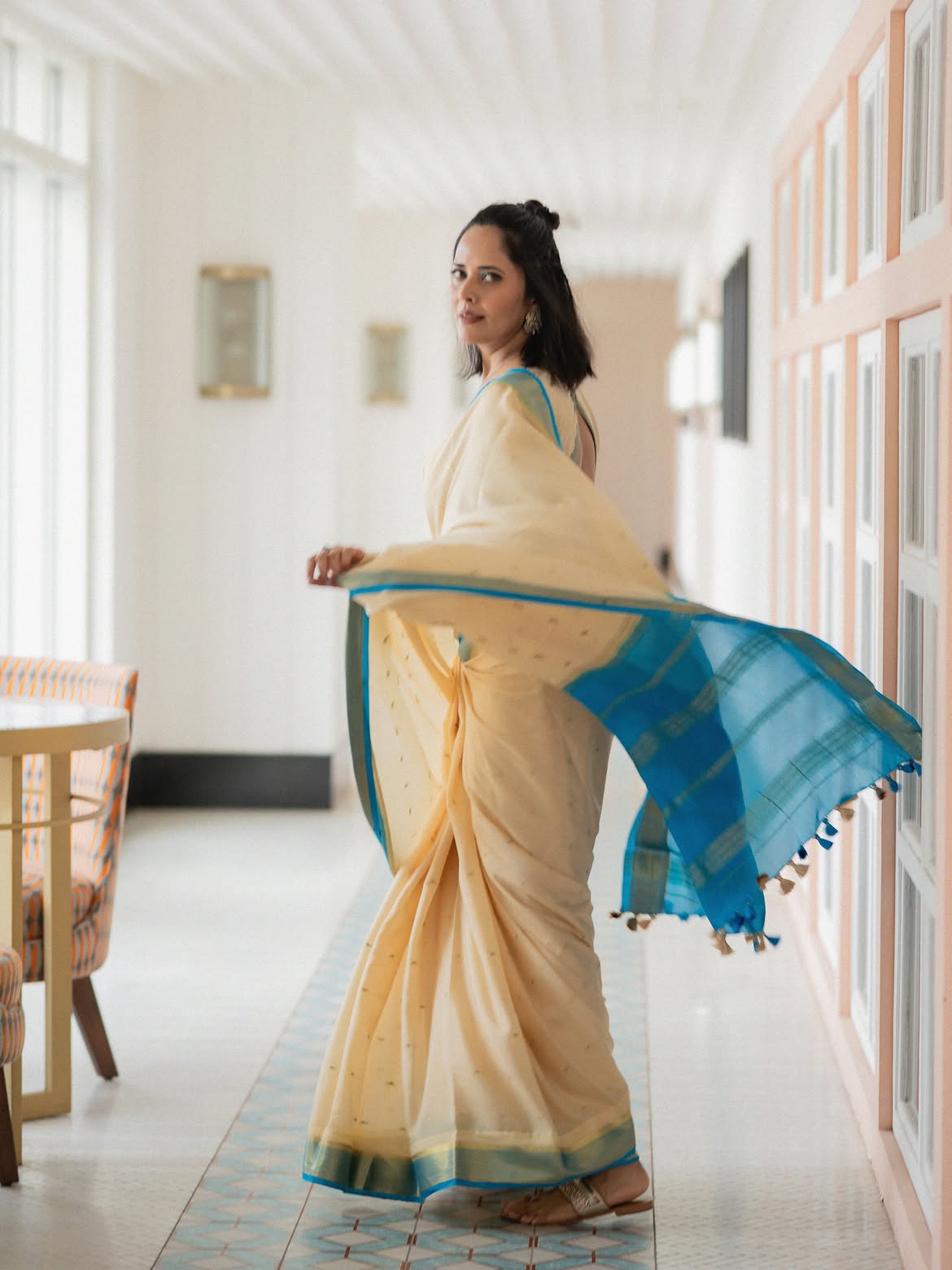 Anasuya Bharadwaj Stunning Looks in White Saree