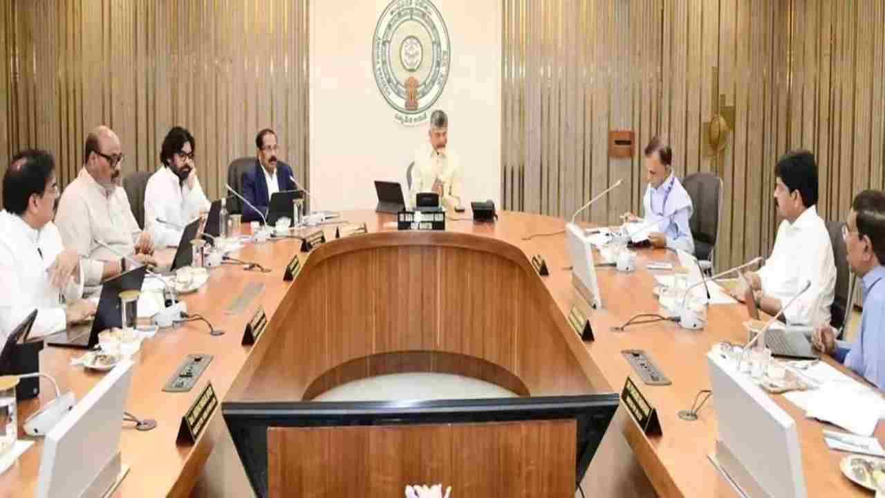 AP Cabinet: రేపే ఏపీ క్యాబినెట్ భేటీ.. అమరావతి రైతులకు రూ.1.50 లక్షల రుణమాఫీ.. నిరుద్యోగులకు సర్కార్ బంపర్ గిఫ్ట్