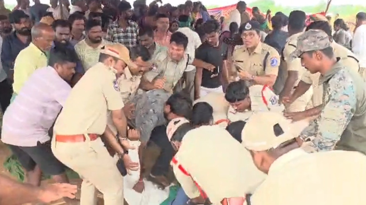 Bahadurguda Land Row : బహదూర్‌గూడ భూవివాదంలో రైతులపై కేసులు నమోదు..
