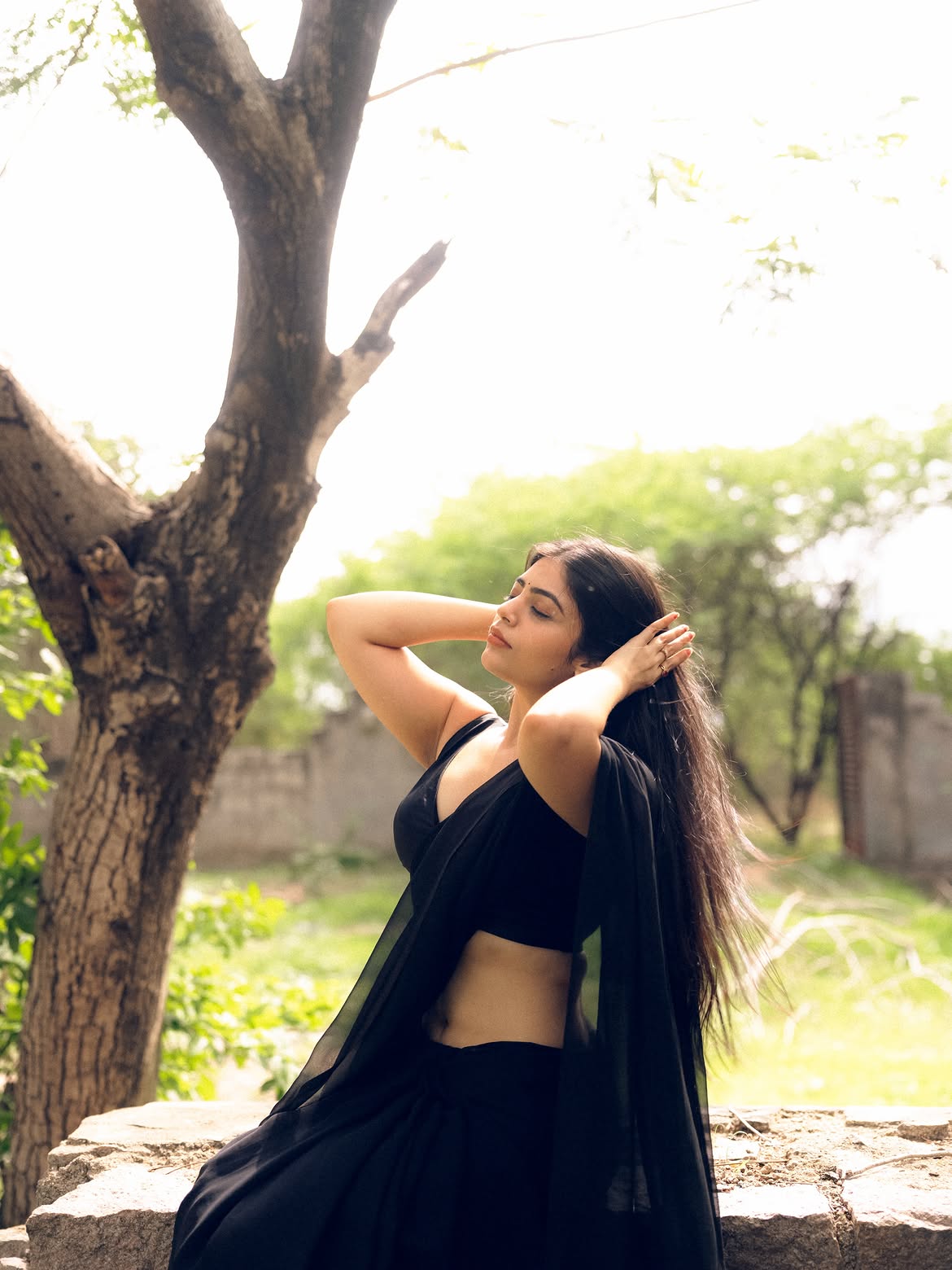 Bandhavi Sridhar Stunning Looks in Black Saree