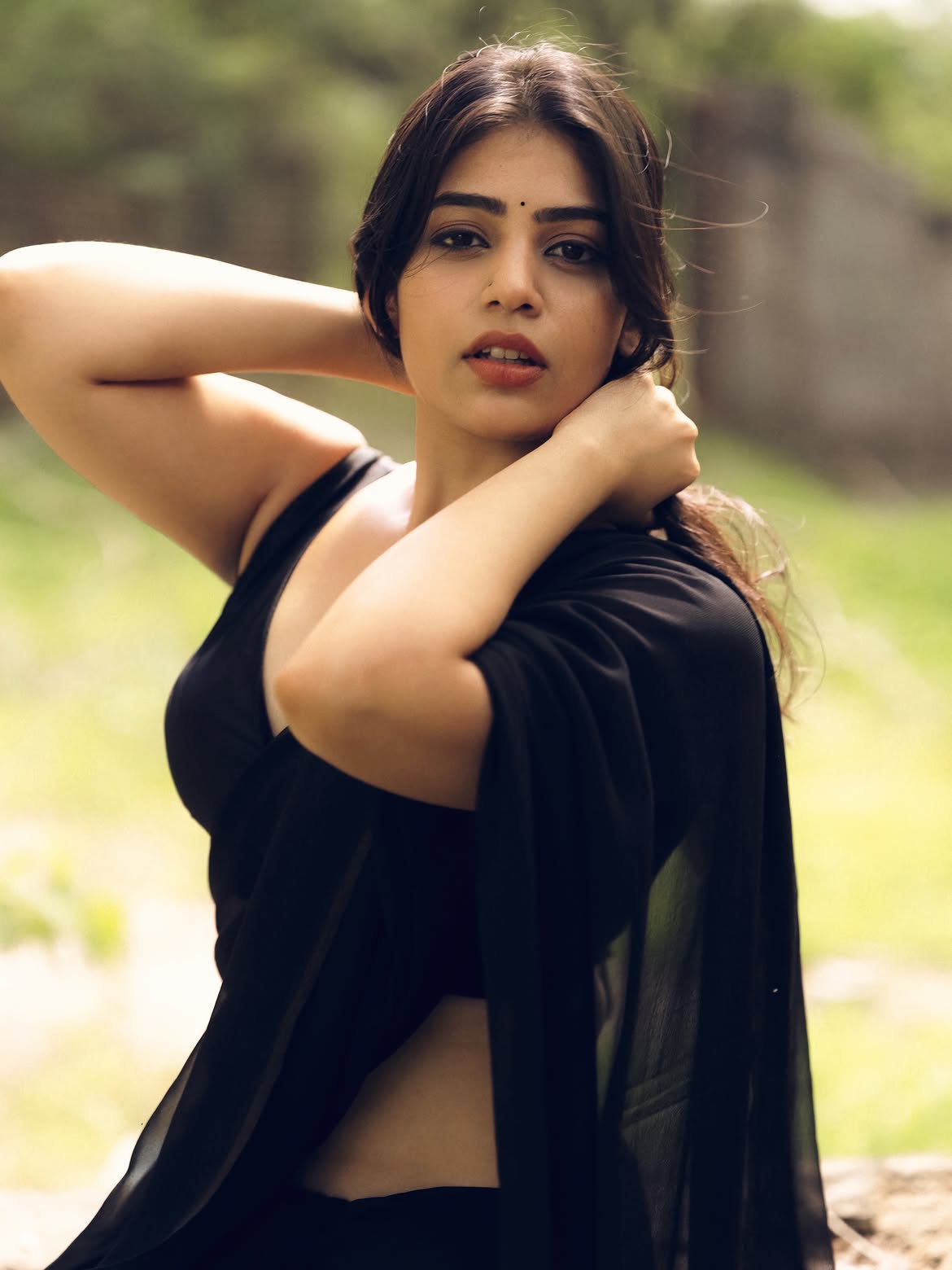 Bandhavi Sridhar Stunning Looks in Black Saree