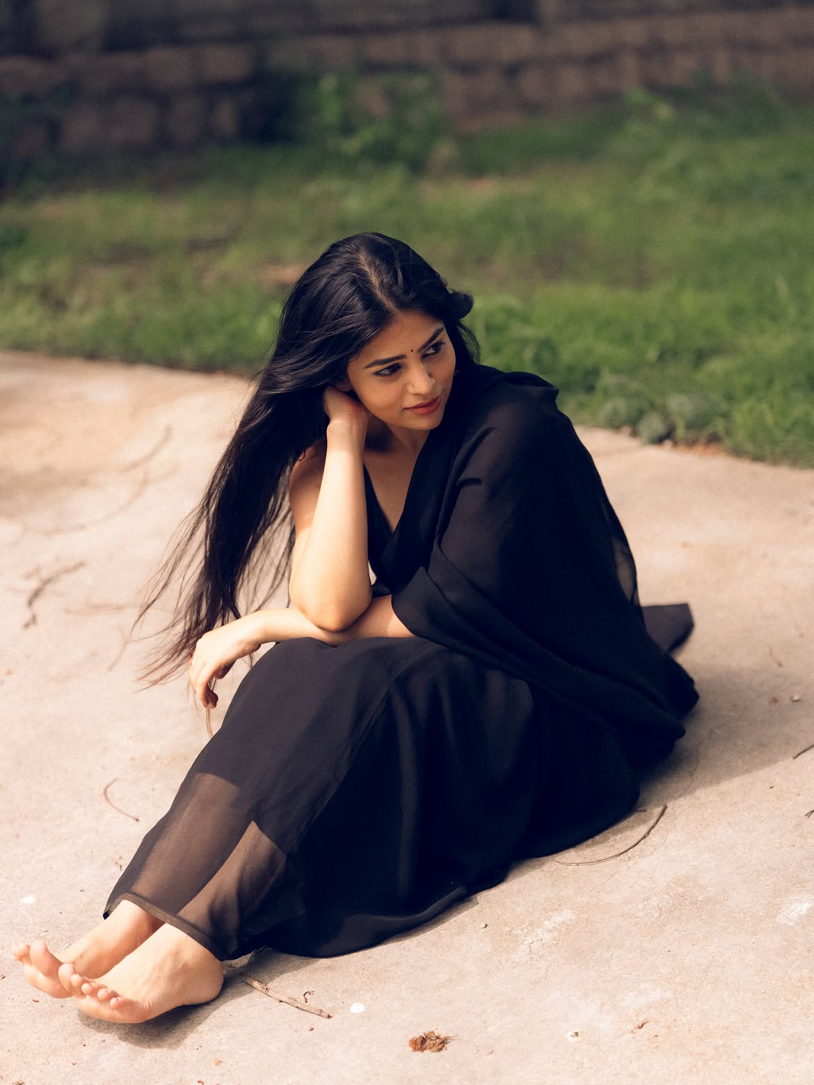 Bandhavi Sridhar Stunning Looks in Black Saree