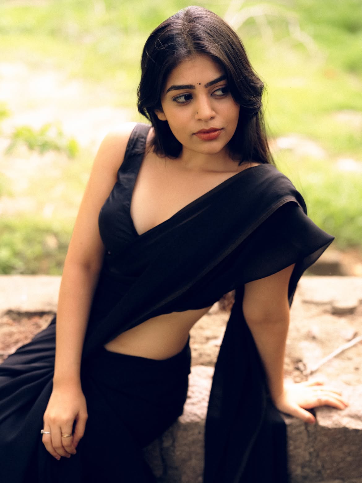 Bandhavi Sridhar Stunning Looks in Black Saree