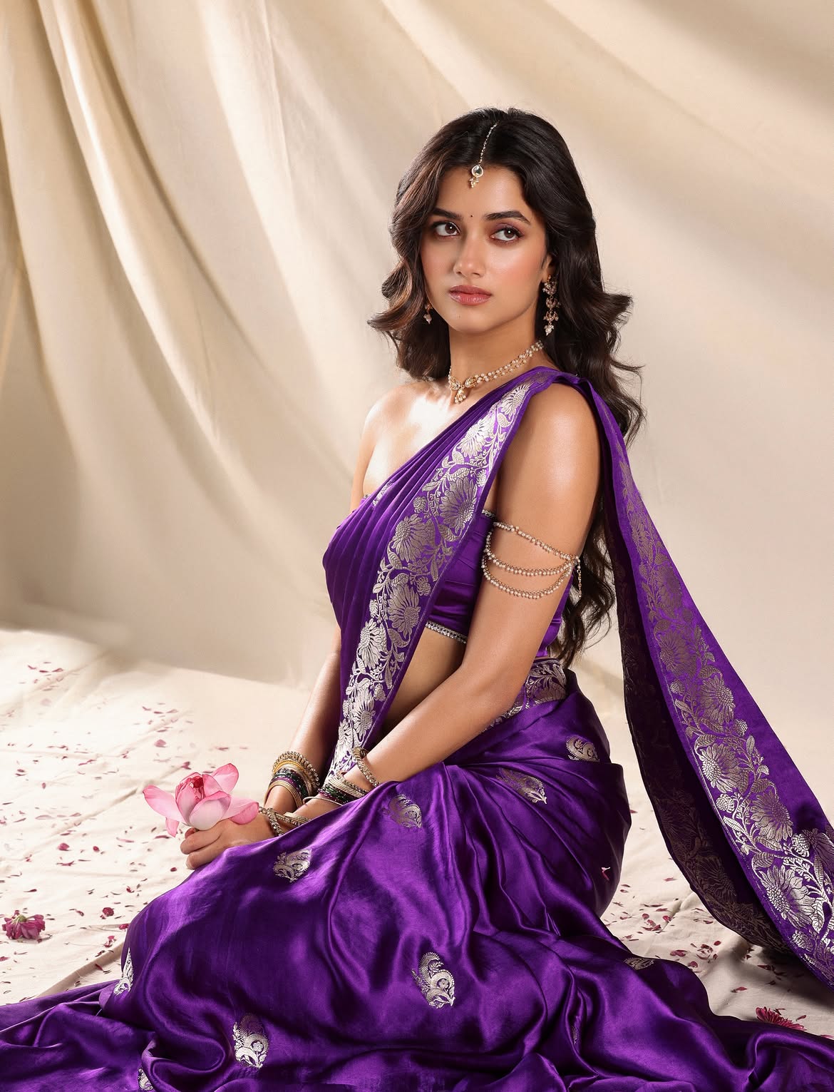 Bhagyashri Borse Stunning Looks in Saree