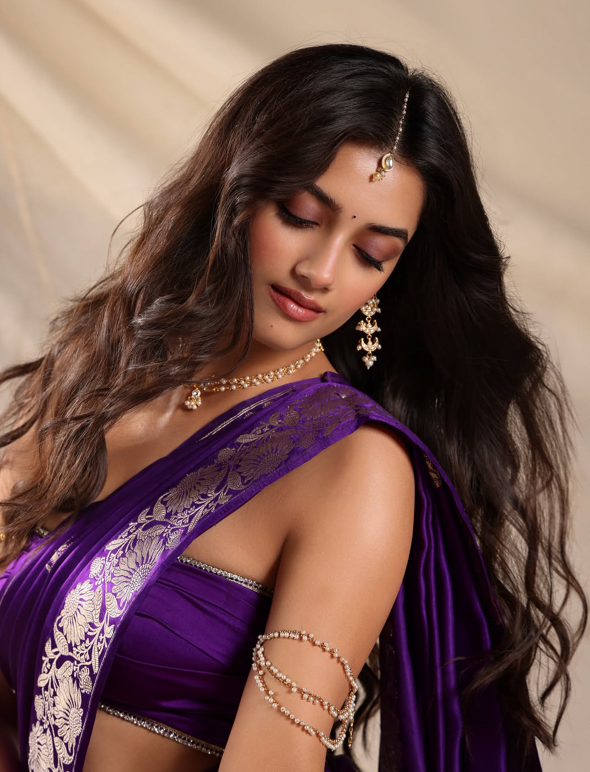 Bhagyashri Borse Stunning Looks in Saree