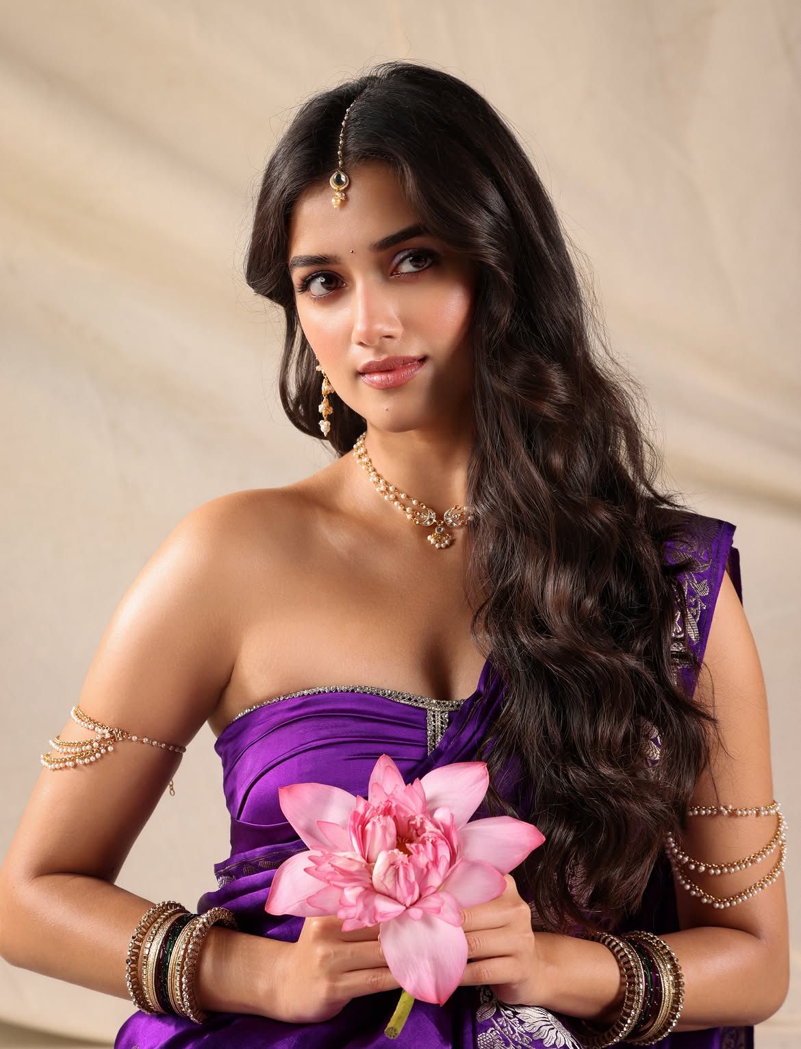 Bhagyashri Borse Stunning Looks in Saree