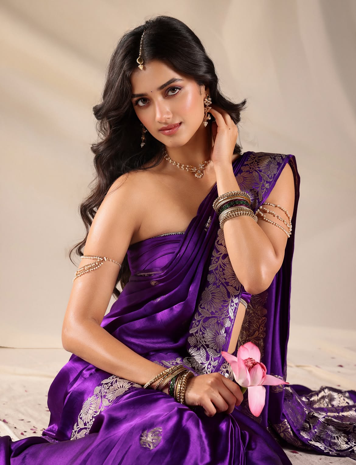Bhagyashri Borse Stunning Looks in Saree