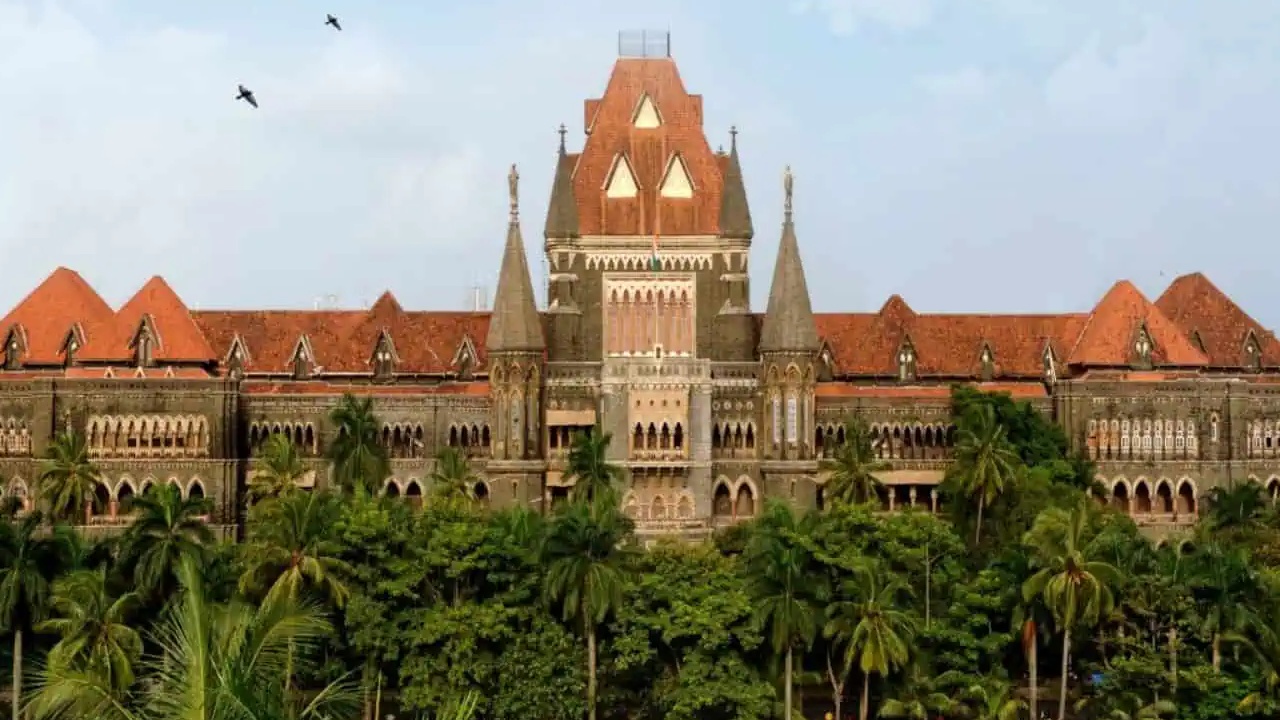Bombay High Court : తెలంగాణ యువతి వ్యవహారంలో బాంబే హైకోర్టు కీలక వ్యాఖ్యలు.. పోలీసులకు స్పష్టమైన ఆదేశాలు