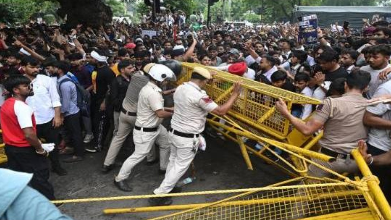 Jantar Mantar Protest : ఢిల్లీ నిరసనలపై షాకింగ్ రిపోర్ట్.. 2,873 మంది నేర చరిత్ర ఉన్నవారిని గుర్తించిన పోలీసులు