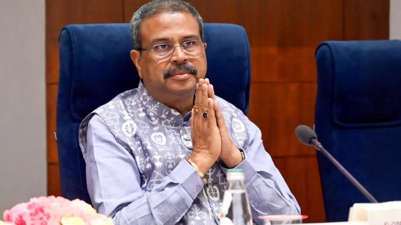 Dharmendra Pradhan : ఒకప్పుడు విద్యార్థుల హీరో.. ఇప్పుడు విద్యార్థుల ఉద్యమంతో మంత్రి పదవికి రాజీనామా! ధర్మేంద్ర ప్రధాన్ రాజకీయ ప్రయాణంలో కీలక మలుపులు