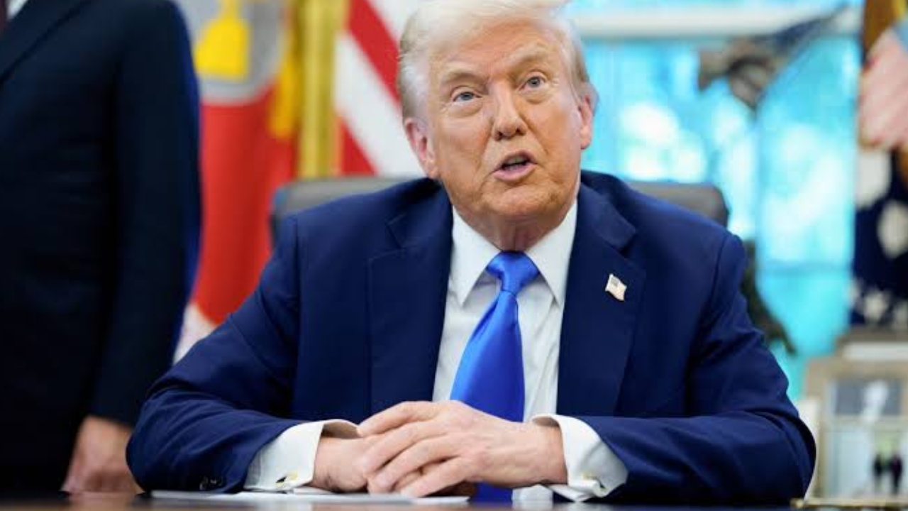 Donald Trump : డొనాల్డ్ ట్రంప్ మరో సంచలన నిర్ణయం.. భారతీయ విద్యార్థులకు భారీ షాక్‌!