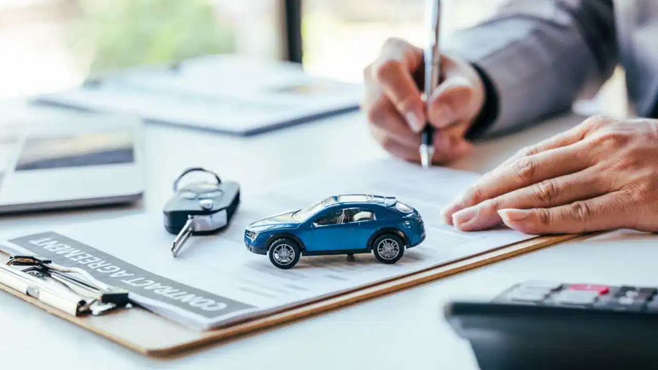 Electric Car Insurance : కొత్త EV కారు కొంటే లక్షల్లో సేవ్ చేయొచ్చు.. కానీ, ఇన్సూరెన్స్‌లో ఈ పొరపాట్లు చేస్తే భారీ నష్టమే!