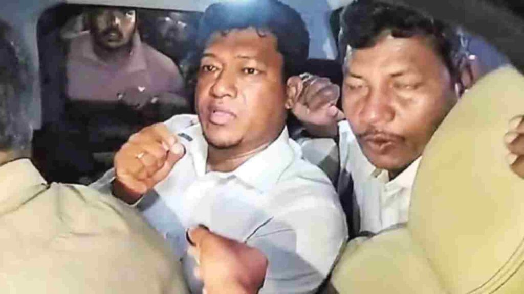 Seediri Appalaraju Remanded: మాజీ మంత్రి సీదిరి అప్పల రాజుకు 14 రోజుల రిమాండ్.. అంపోలు జైలుకు తరలింపు