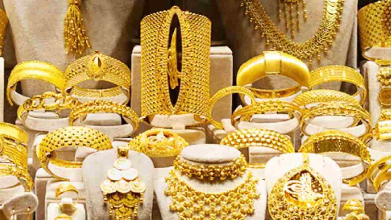 Gold Silver Rates Today: పసిడి ప్రియులకు షాక్.. మళ్ళీ పెరిగిన బంగారం ధరలు.. హైదరాబాద్ లో తులం బంగారం ఎంతంటే?
