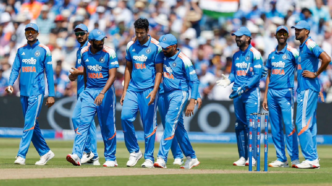 IND vs ENG : ఇంగ్లాండ్‌తో తొలి వ‌న్డే.. విజృంభించిన బౌల‌ర్లు.. భార‌త ల‌క్ష్యం ఎంతంటే?