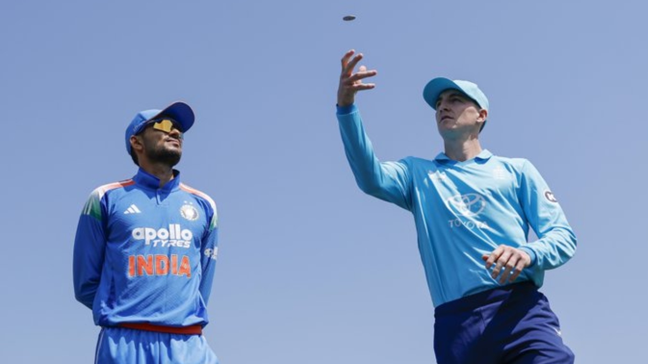 IND vs ENG : రెండో వ‌న్డేలో టాస్ గెలిచిన ఇంగ్లాండ్‌.. భార‌త్ బ్యాటింగ్‌.. తుది జ‌ట్టులో కీల‌క మార్పు..