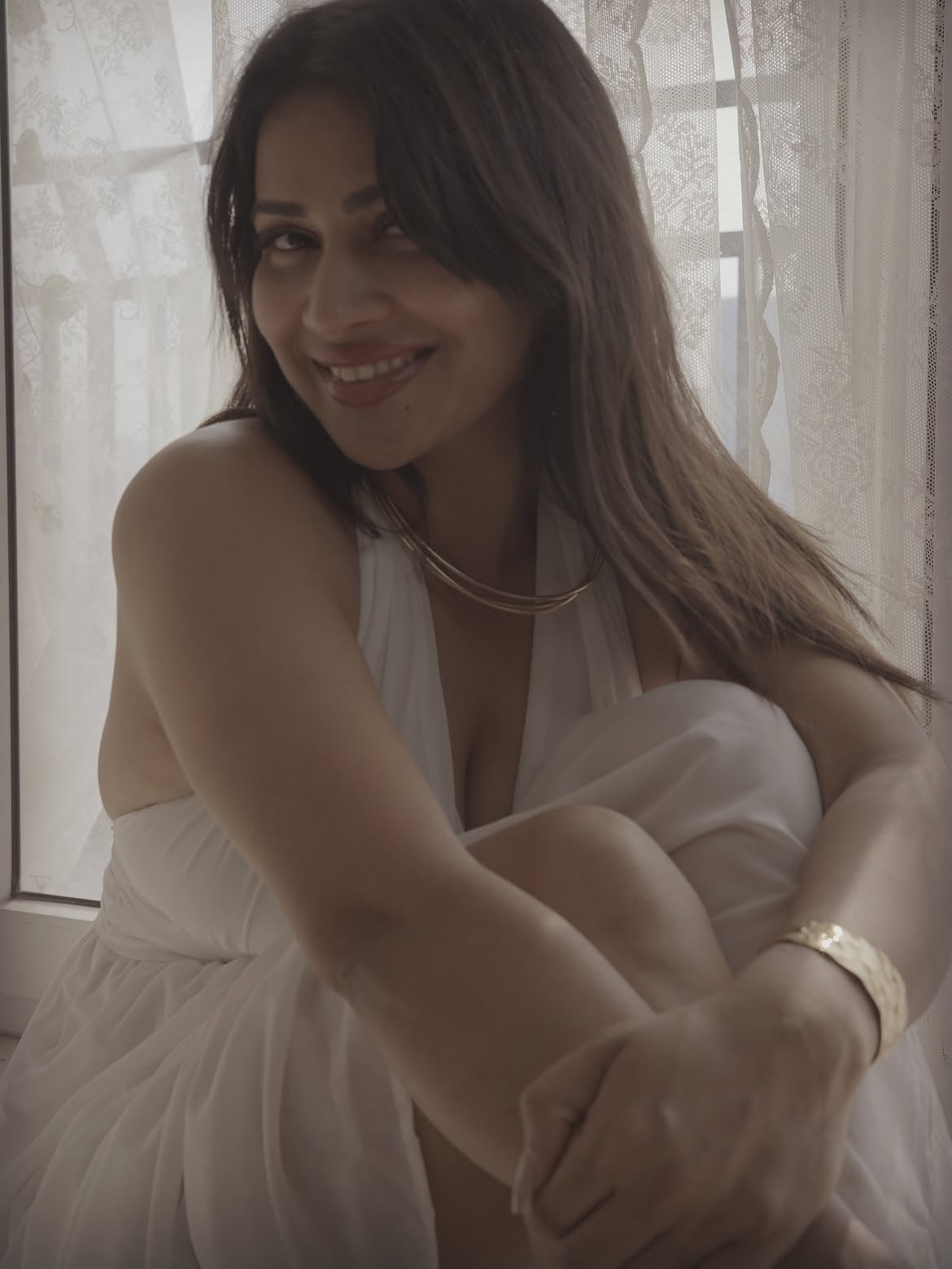 Inaya Sulthana Stunning Looks in White Gown