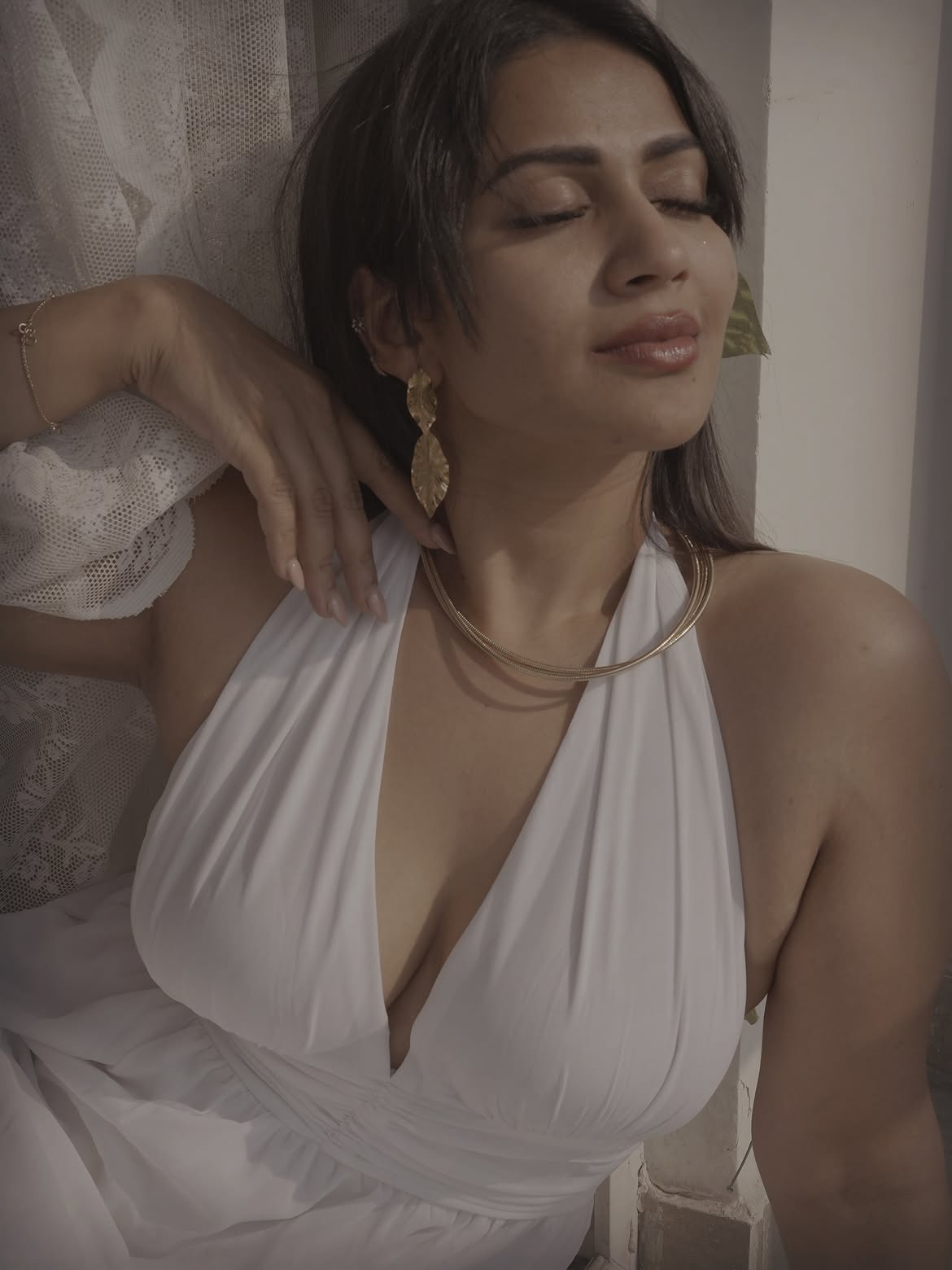 Inaya Sulthana Stunning Looks in White Gown