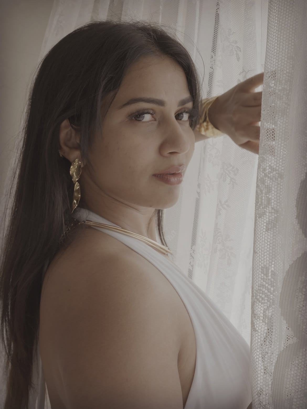 Inaya Sulthana Stunning Looks in White Gown