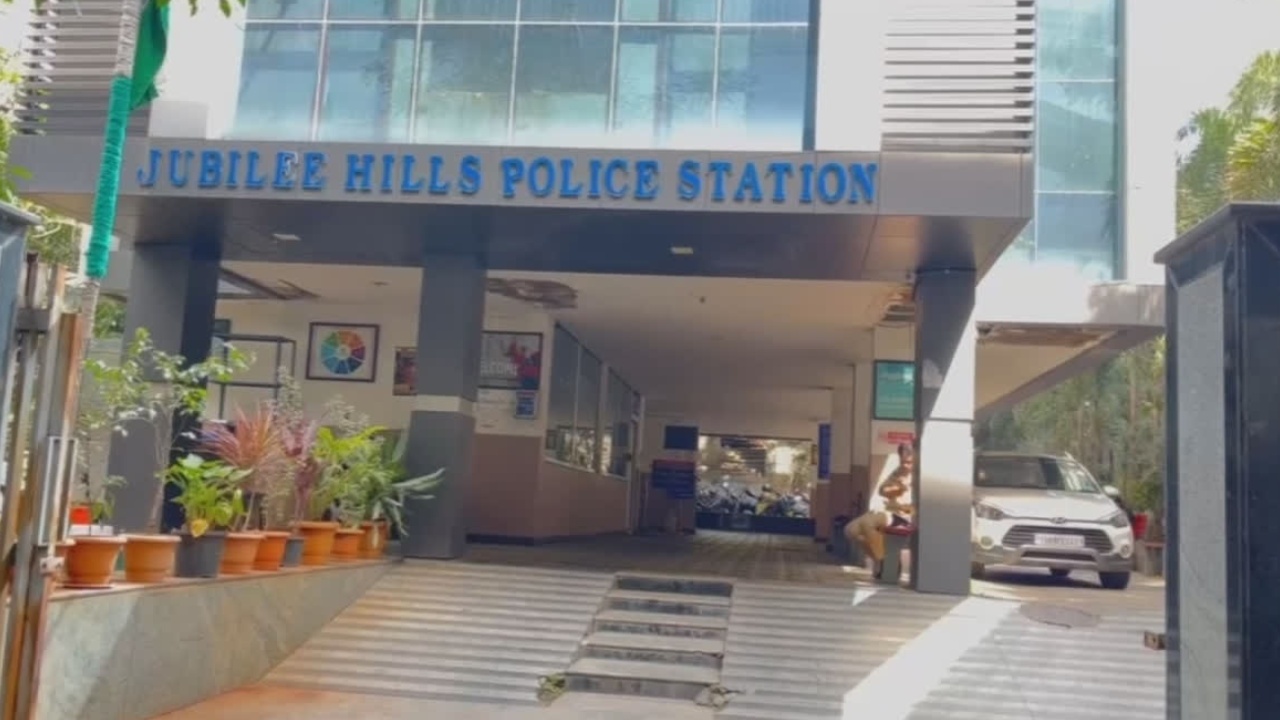 Jubilee Hills : జూబ్లీహిల్స్‌లో స్థలం కబ్జా యత్నం.. ఇద్దరు సినీ నిర్మాతలపై కేసు నమోదు