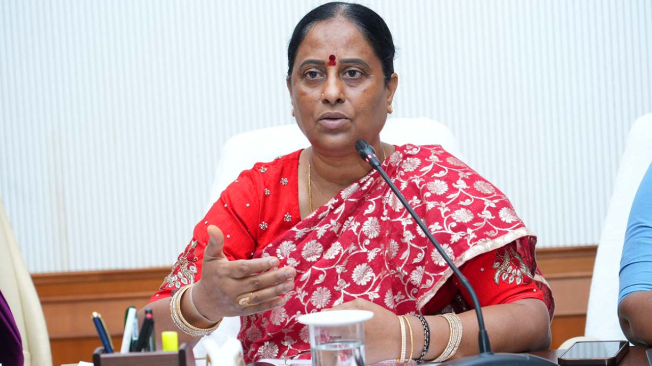 Konda Surekha : ఫస్ట్ పేపర్‌లెస్ కేబినెట్ భేటీ.. మంత్రి కొండా సురేఖ గైర్హాజరు.. కారణం ఇదే!
