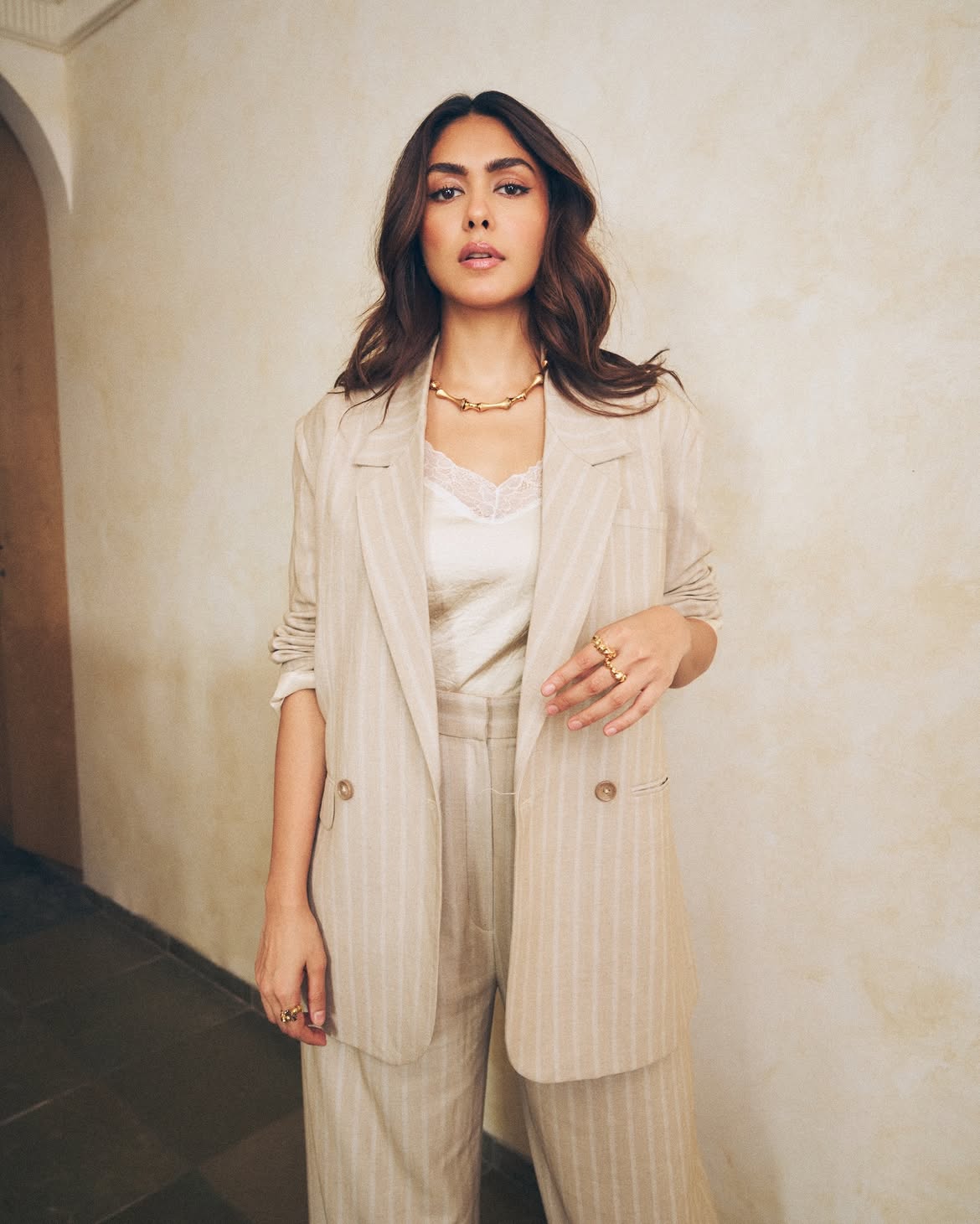 Mrunal Thakur Stylish Looks
