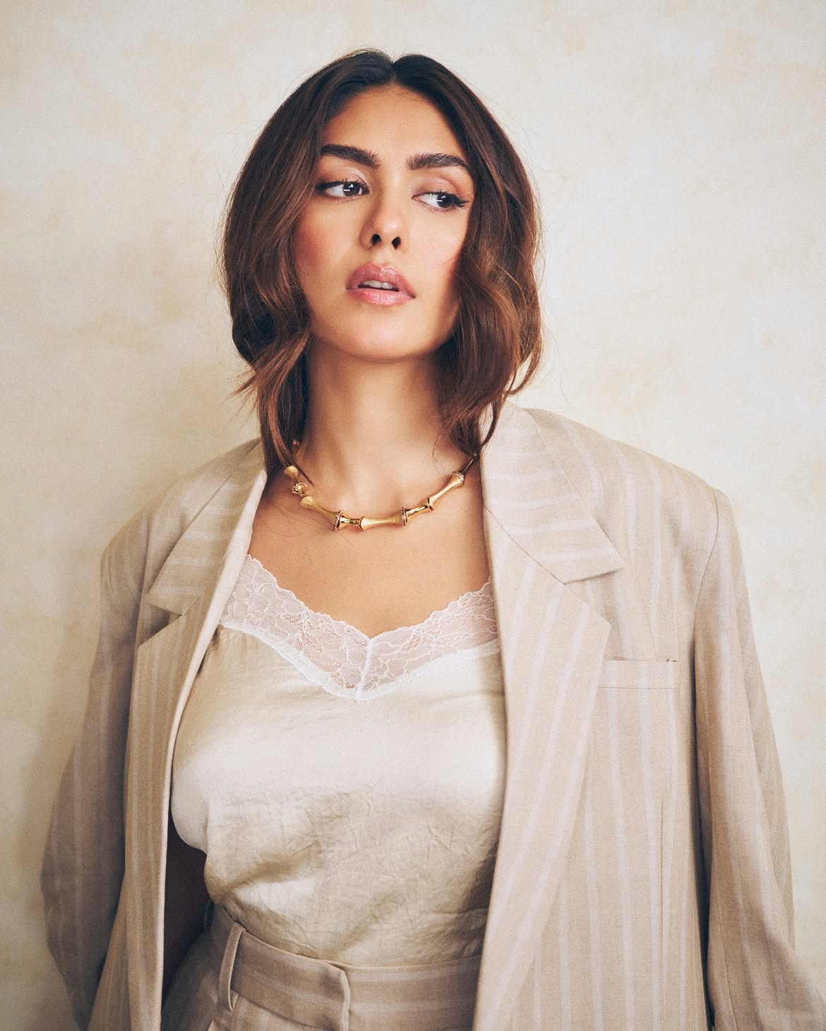 Mrunal Thakur Stylish Looks