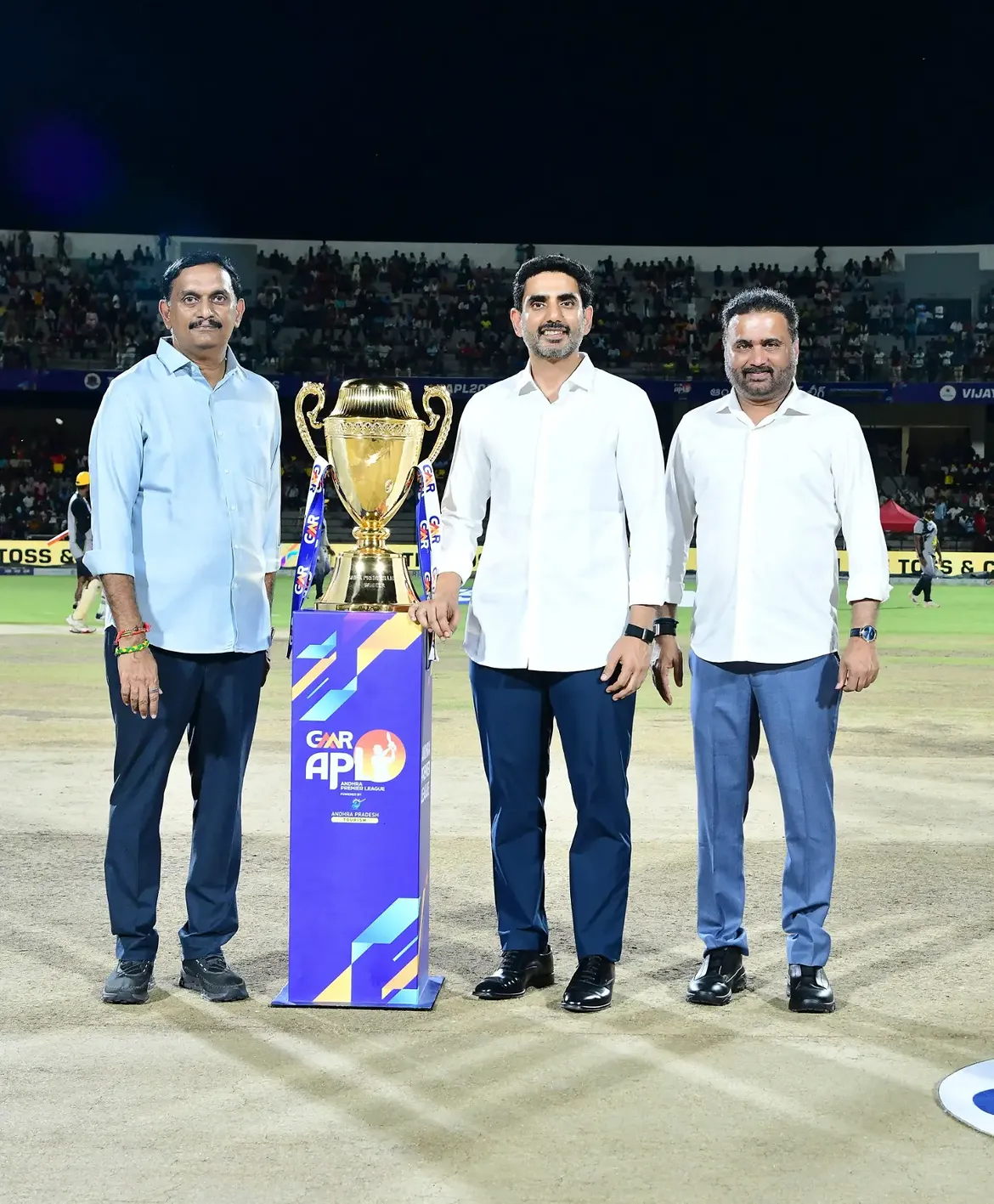 Nara Lokesh Participated in APL Final in Mangalagiri