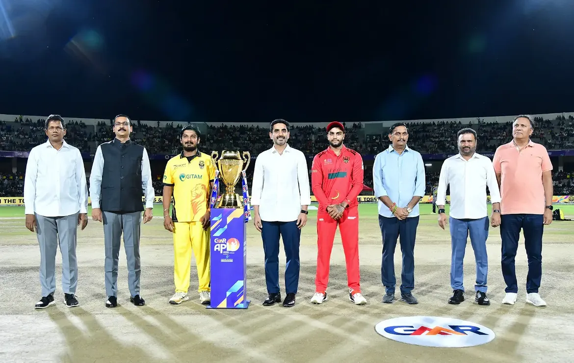 Nara Lokesh Participated in APL Final in Mangalagiri