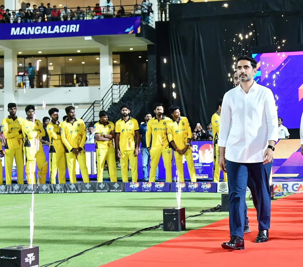 Nara Lokesh Participated in APL Final in Mangalagiri