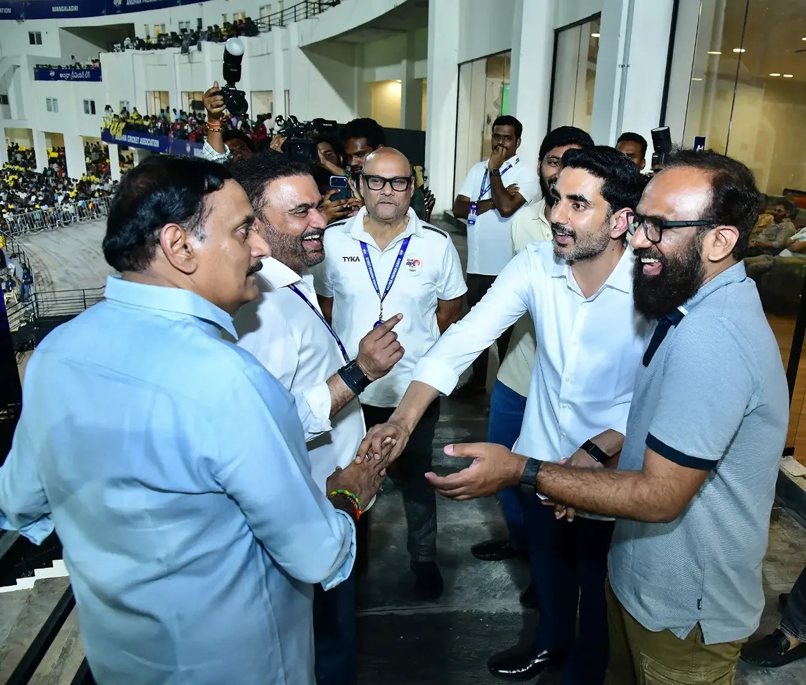 Nara Lokesh Participated in APL Final in Mangalagiri