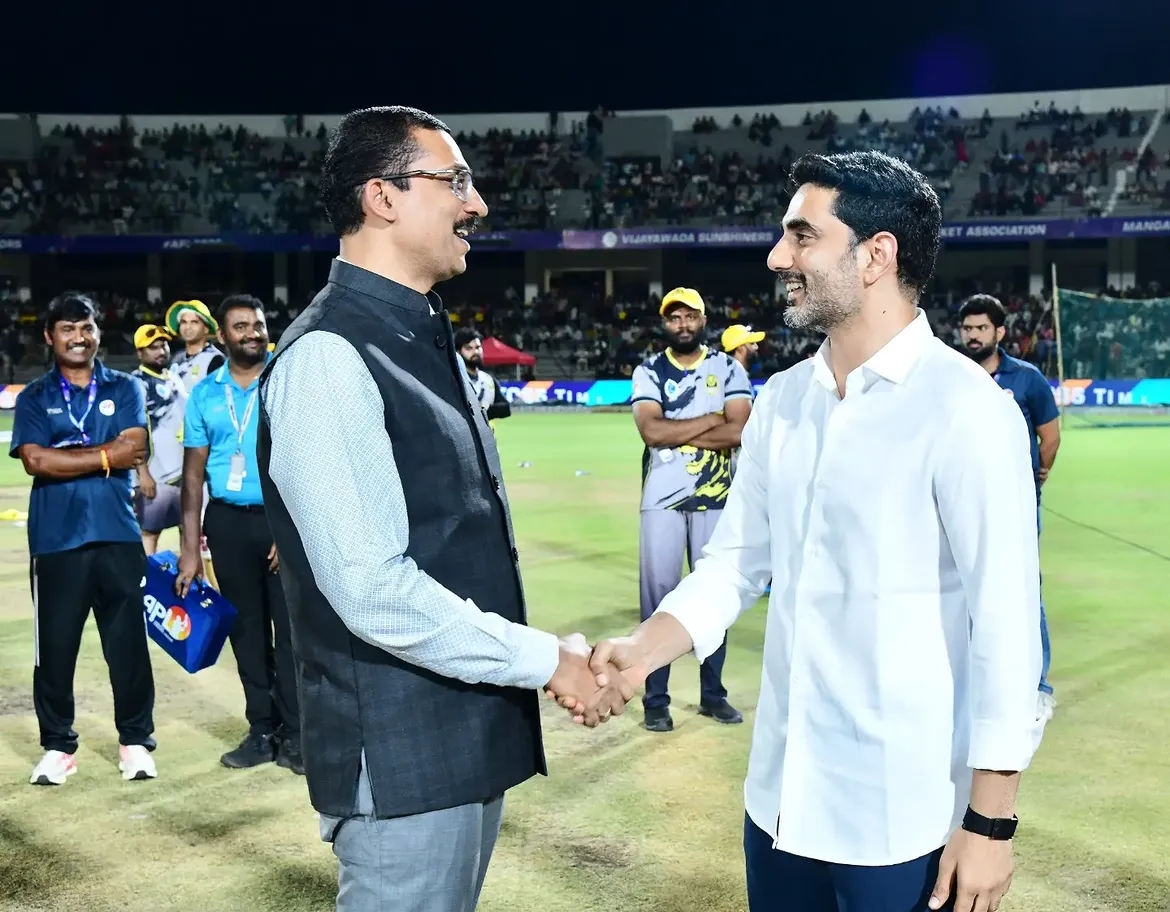 Nara Lokesh Participated in APL Final in Mangalagiri