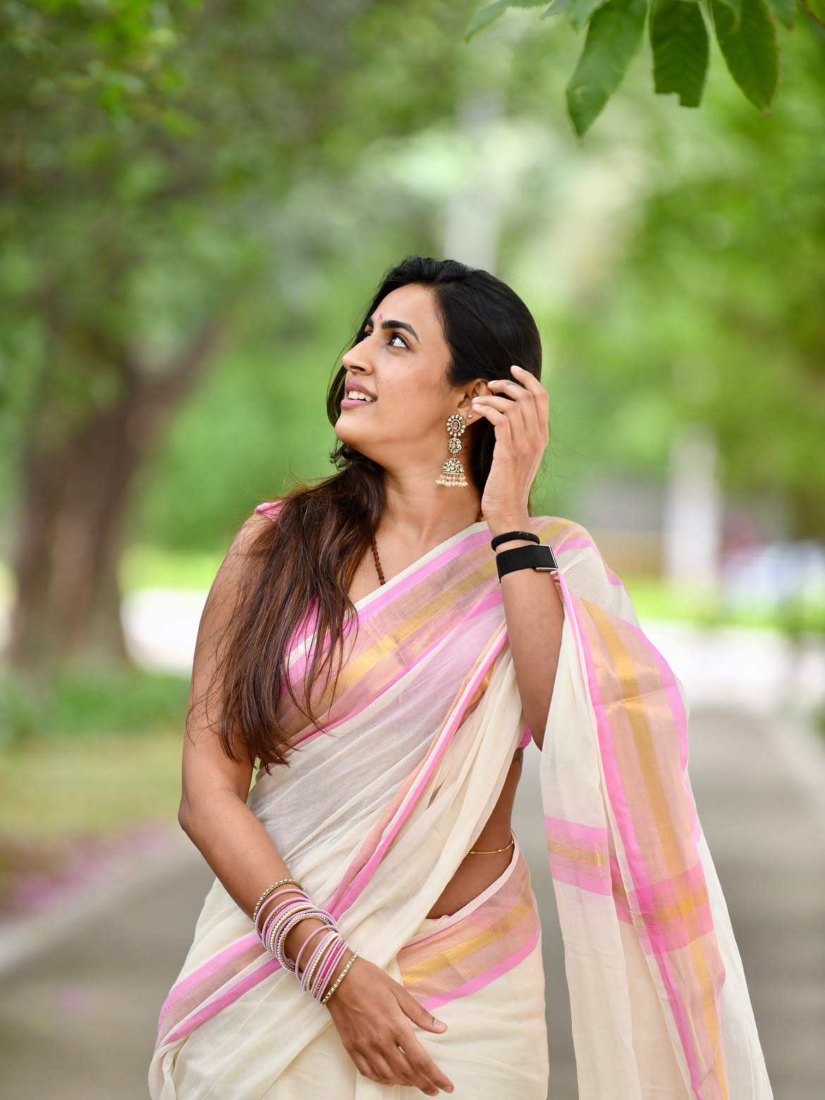Niharika Konidela Cute Photos in saree