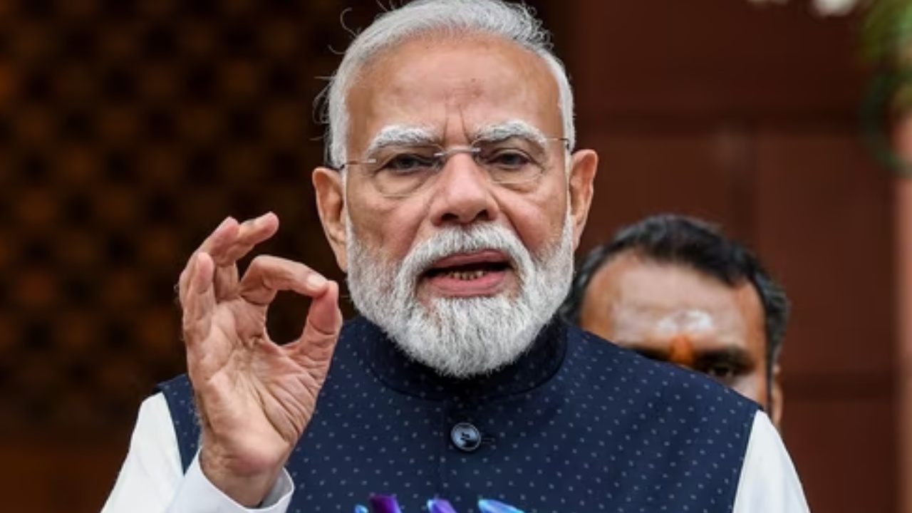 PM Narendra Modi : నీట్ పేపర్ లీక్ నిరసనల వేళ.. ప్రధాని మోదీ బిగ్ అనౌన్స్‌మెంట్..  విచారణకు ఫాస్ట్‌ట్రాక్‌ కోర్టులు.. వారిని వదిలిపెట్టం