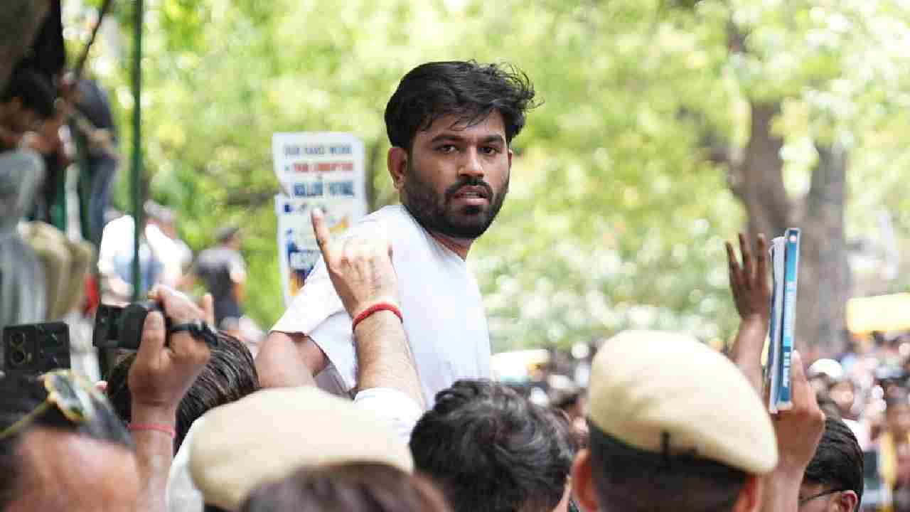 Abhijit Deepke Arrest: ఢిల్లీలో ‘చలో సంసద్’ ఉద్రిక్తత.. అభిజీత్ దీప్కే అరెస్ట్