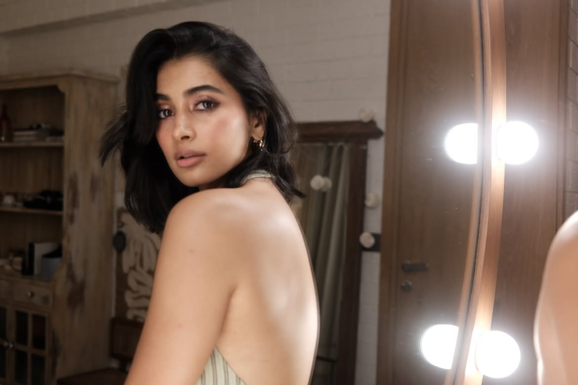 Pooja Hegde New Looks in Short Hair Cut
