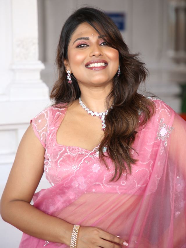 Praneeta Patnaik Stunning Looks in Pink Saree