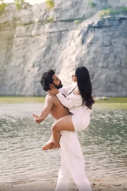Priyanka Jain Bold Photos with her Lover Shivakumar