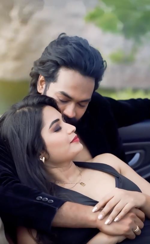 Priyanka Jain Bold Photos with her Lover Shivakumar