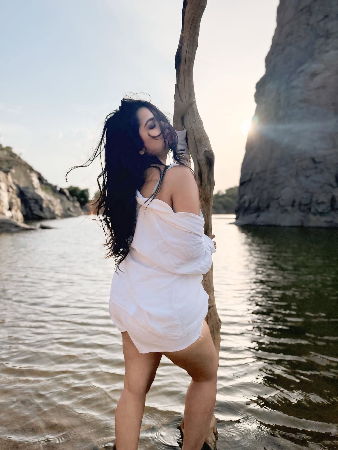 Priyanka Jain Shares Sizzling Photos