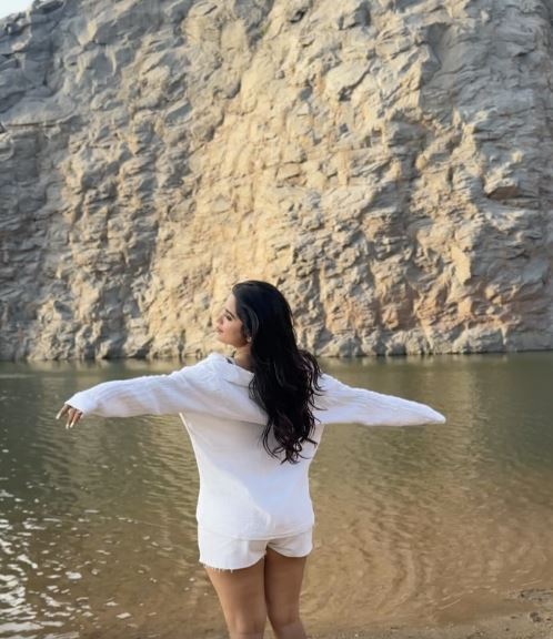 Priyanka Jain Shares Sizzling Photos