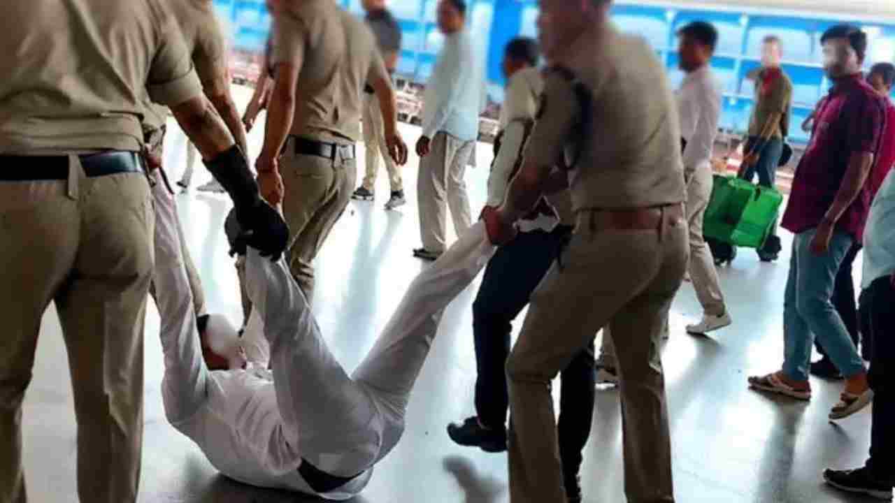 Agra Cantt Railway Station: మహిళను కాపాడబోతే ఘోరం.. స్టేషన్ మాస్టర్‌ను ఈడ్చుకెళ్లిన ఆర్‌పీఎఫ్ సిబ్బంది.. నలుగురు పోలీసులు సస్పెండ్